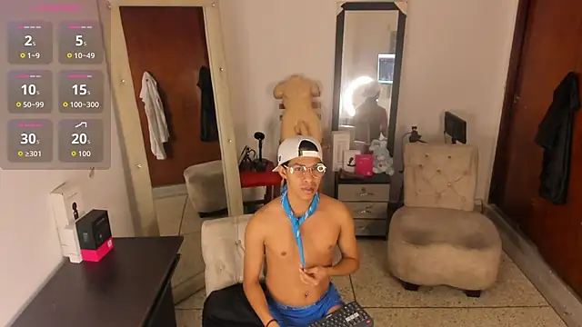 Victor LatinBoy online show from April 10, 2026, 4:52 am