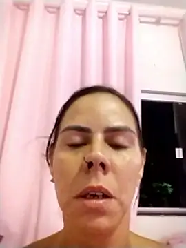 Snapshot of mellzinhacasada chatting on February 16, 2026, 4:33 am mellzinhacasada online show from February 16, 2026, 4:33 am