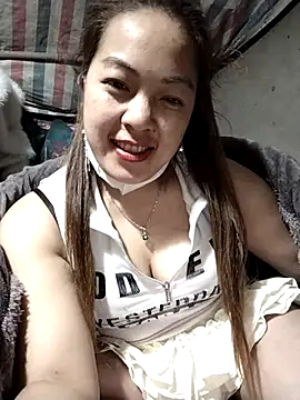 Snapshot of Lucky_cutee chatting on January 15, 2026, 12:19 pm Lucky cutee online show from January 15, 2026, 12:19 pm