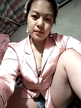 Snapshot of Lucky_cutee chatting on February 27, 2026, 11:59 pm Lucky cutee online show from February 27, 2026, 11:59 pm