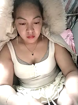 Snapshot of Lucky_cutee chatting on January 31, 2026, 11:25 pm Lucky cutee online show from January 31, 2026, 11:25 pm