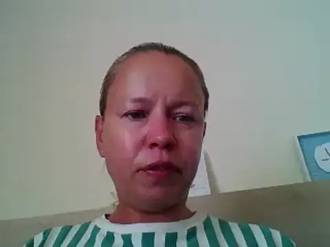 jennyblondeuk online show from May 20, 2026, 4:37 pm