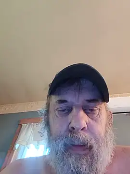 FragrantToe529 online show from May 27, 2026, 2:13 pm