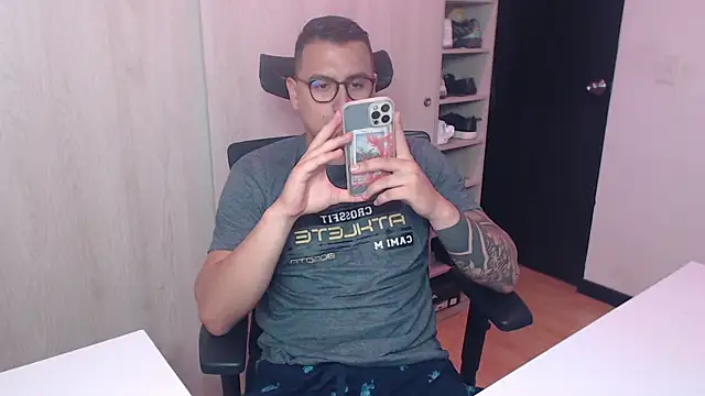 DanteVesper online show from April 15, 2026, 2:17 am