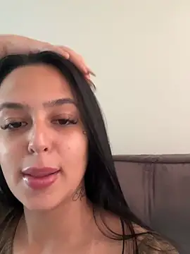 jujuarantes  2026 online show from April 22, 2026, 3:08 pm