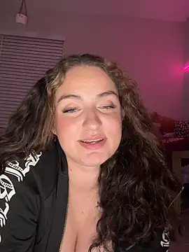 LushLaniii online show from February 3, 2026, 9:47 am