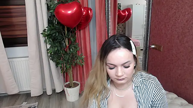 Snapshot of DaliaHaven chatting on February 12, 2026, 9:03 pm DaliaHaven online show from February 12, 2026, 9:03 pm