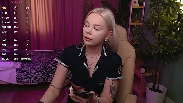 Leslie Caronn online show from April 23, 2026, 7:37 am