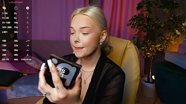 Leslie Caronn online show from April 26, 2026, 7:38 am