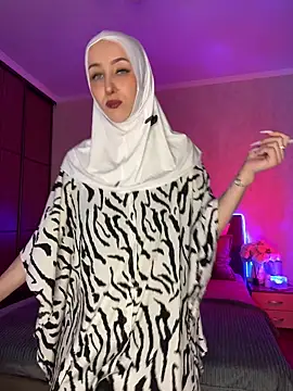 LuxBrunette  online show from April 18, 2026, 5:10 am