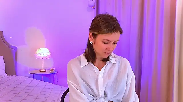 EmeraldGlow online show from February 10, 2026, 2:38 pm