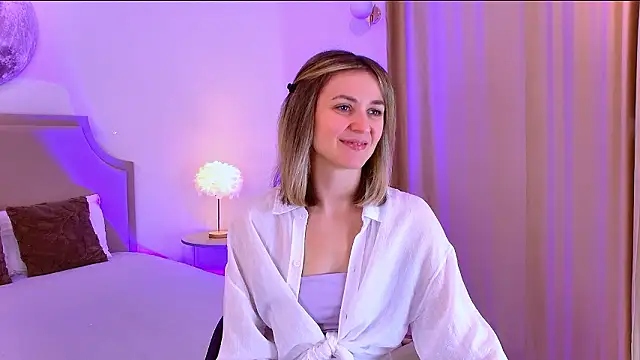 EmeraldGlow online show from January 16, 2026, 2:43 pm