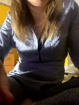 SexyMamiVee online show from January 10, 2026, 6:14 pm