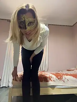 SexyMamiVee online show from April 11, 2026, 7:16 am