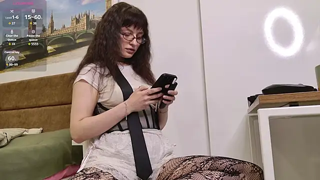Snapshot of Mirellune chatting on May 31, 2026, 6:20 pm Mirellune online show from May 31, 2026, 6:20 pm
