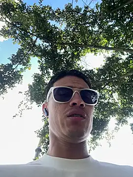 Snapshot of Latin_Paisa_Boy chatting on February 25, 2026, 3:01 pm Latin Paisa Boy online show from February 25, 2026, 3:01 pm