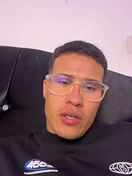 Snapshot of Latin_Paisa_Boy chatting on February 8, 2026, 4:48 pm Latin Paisa Boy online show from February 8, 2026, 4:48 pm