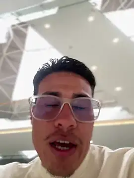 Latin Paisa Boy online show from March 30, 2026, 4:52 pm