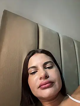 Snapshot of Irina_Velvett chatting on April 19, 2026, 2:56 am Irina Velvett online show from April 19, 2026, 2:56 am