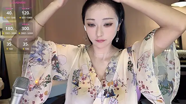 Snapshot of Molly00- chatting on February 28, 2026, 12:43 am Molly00- online show from February 28, 2026, 12:43 am