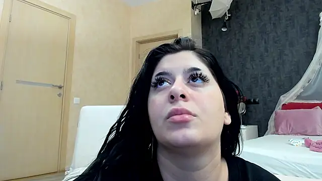 NayaNoirX online show from January 15, 2026, 4:43 pm