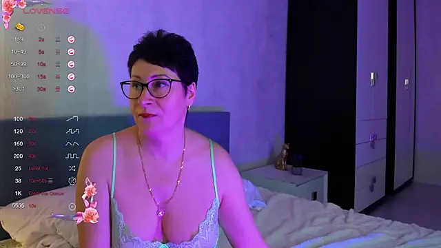 Snapshot of JennyMons chatting on February 2, 2026, 8:02 am JennyMons online show from February 2, 2026, 8:02 am