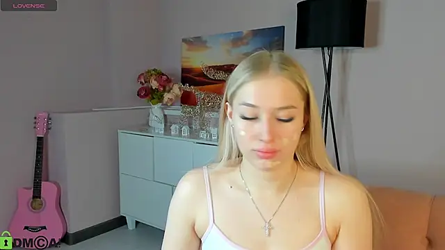 ChloeAlba online show from April 25, 2026, 4:04 am