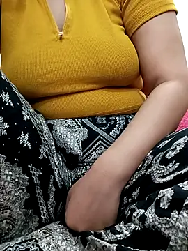 ShamaParvin online show from February 5, 2026, 2:57 pm