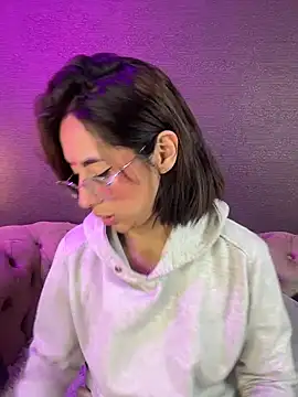 luna gv online show from March 4, 2026, 10:12 am