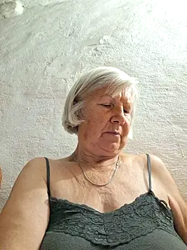 KlaudiaDarling online show from July 12, 2026, 7:47 pm