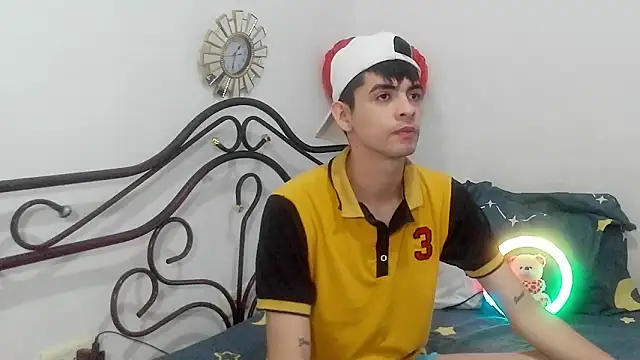 Snapshot of nico22love chatting on February 25, 2026, 2:50 pm nico22love online show from February 25, 2026, 2:50 pm