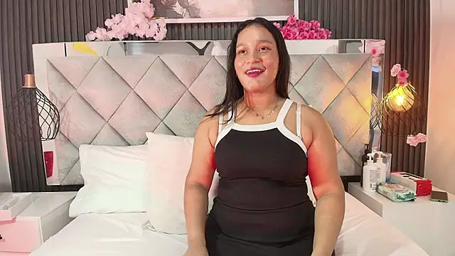 Sara Channel01 online show from April 13, 2026, 11:14 am