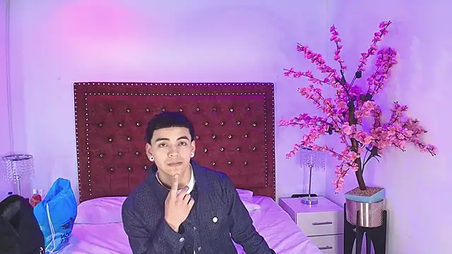 Jaden and sofia online show from May 31, 2026, 3:01 am