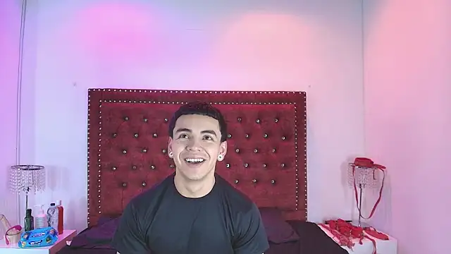 Jaden and sofia online show from June 4, 2026, 3:22 am
