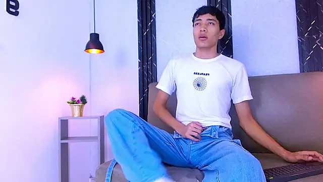 Look Pirs online show from January 9, 2026, 3:35 am