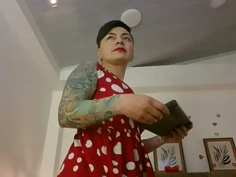 kat paradise online show from February 12, 2026, 11:54 am