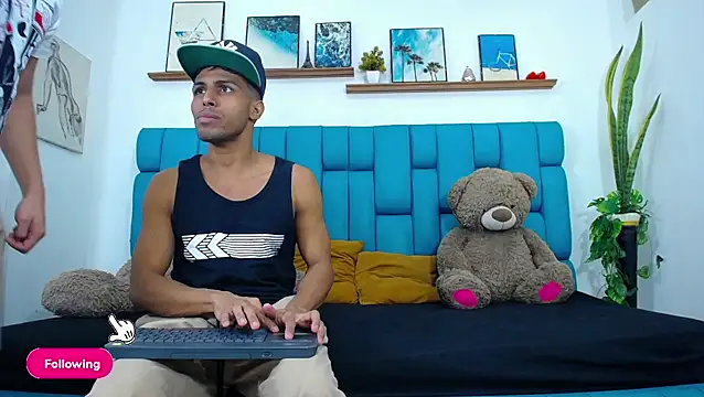 Interracial Snow Bunny online show from April 6, 2026, 9:49 pm