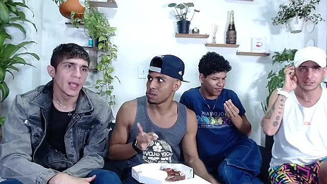 Snapshot of Interracial_Snow_Bunny chatting on February 21, 2026, 9:17 pm Interracial Snow Bunny online show from February 21, 2026, 9:17 pm