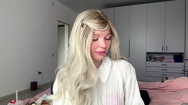 Missfit  online show from January 9, 2026, 8:10 am