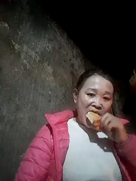 dakota-kis online show from February 23, 2026, 12:23 am