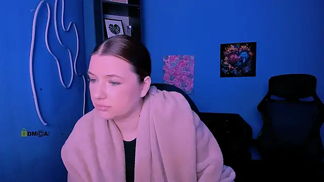 aurora kiss   online show from January 12, 2026, 12:23 pm