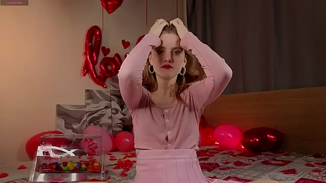 RennaHettes online show from February 14, 2026, 1:06 am