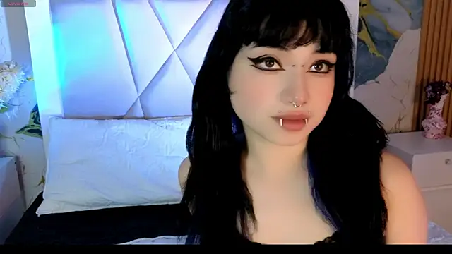 Sienna Desiree online show from April 15, 2026, 1:59 pm