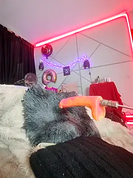 Isis Hot   online show from March 21, 2026, 12:42 pm