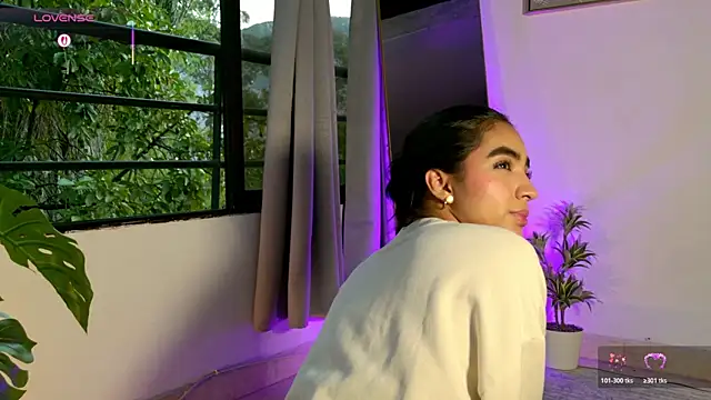 adelineevs online show from May 23, 2026, 10:47 am