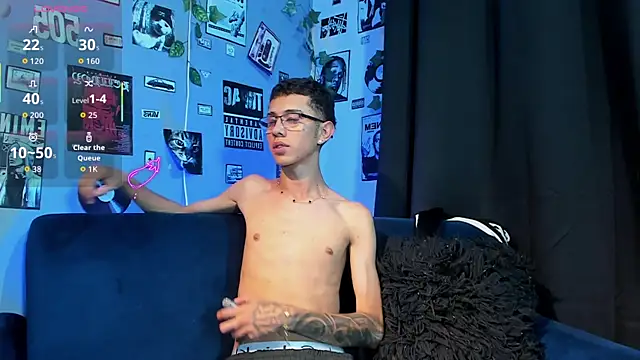 Snapshot of asher_lux chatting on May 9, 2026, 7:50 pm asher lux online show from May 9, 2026, 7:50 pm