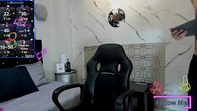 asher lux online show from April 9, 2026, 8:04 pm