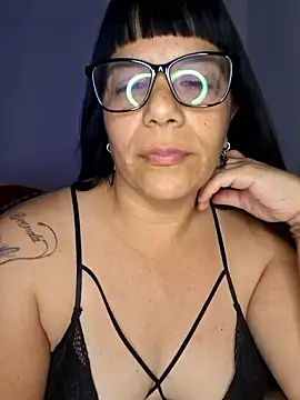 Snapshot of angielove1905 chatting on January 10, 2026, 3:24 am angielove1905 online show from January 10, 2026, 3:24 am