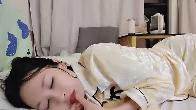 Ttaotao16877 online show from April 4, 2026, 5:08 pm