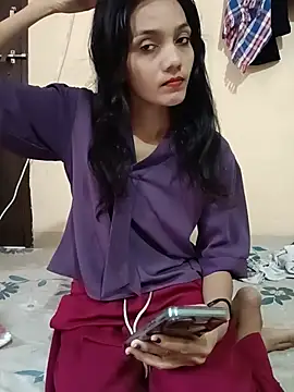 Snapshot of Honey_lily-93 chatting on July 13, 2026, 8:35 am Honey lily-93 online show from July 13, 2026, 8:35 am